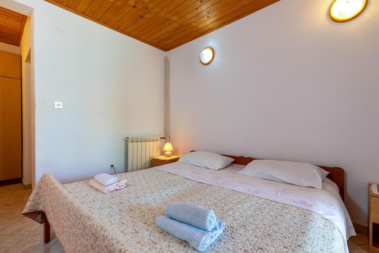Apartments And Room Pergola Rovinj Exterior photo